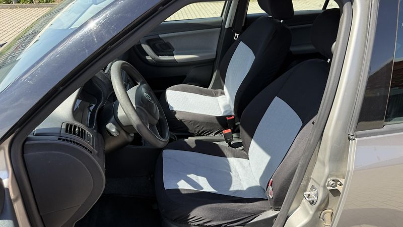 Škoda Fabia (2010) 1.4*16V*63kW*KLIMA*SERVIS* - fotka 9 z 16