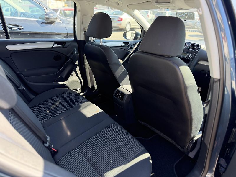 Volkswagen Golf 1.4 16V, 59kw, manuál  - fotka 10 z 13