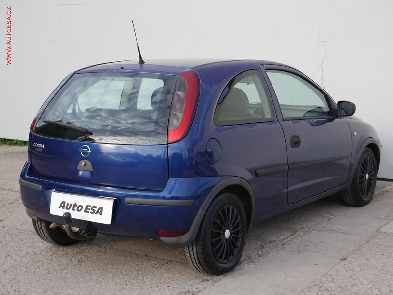 Opel Corsa (2005) 1.0i, AC, tažné - fotka 6 z 17