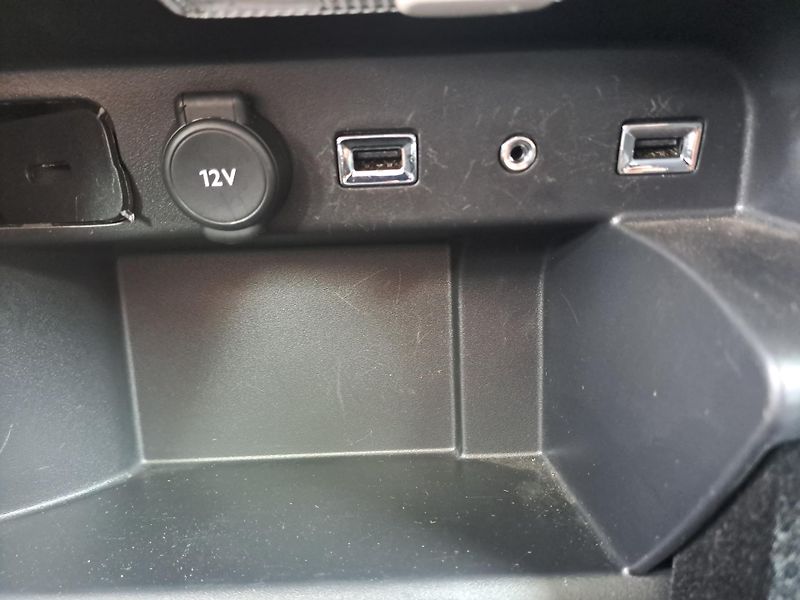 Citroën C4 Picasso (2014) 1.6 ČR 1. MAJITEL, PĚKNÝ STAV - fotka 29 z 32