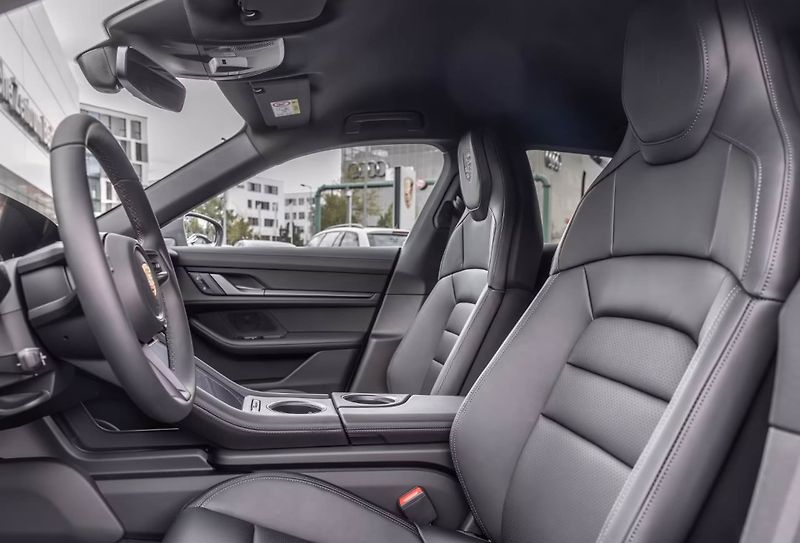 Porsche Taycan Sport Turismo ACC 360 BOSE Mat - fotka 10 z 20
