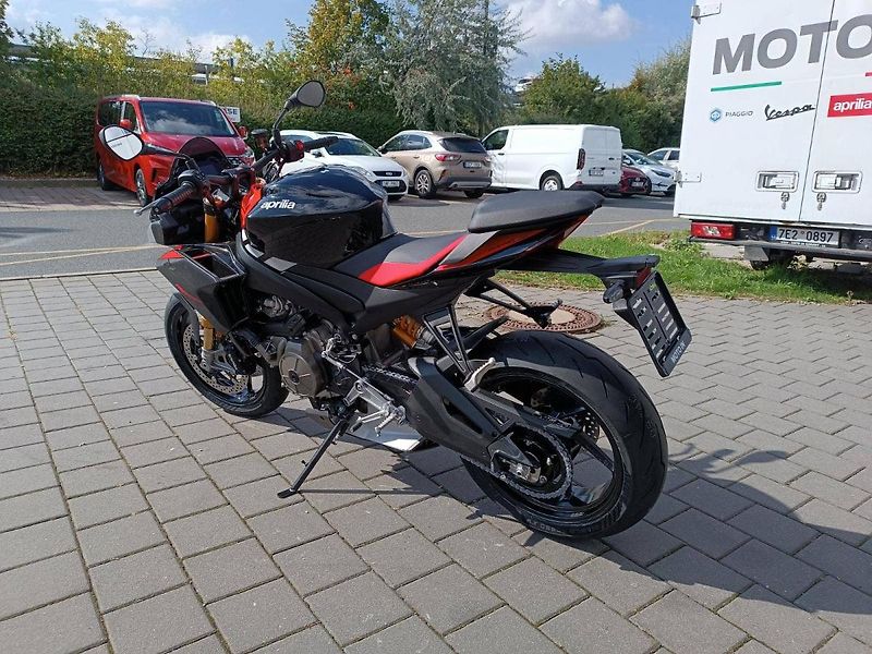 Aprilia Tuono 660 (2025) Factory Dark Beshee - 4 roky z - fotka 5 z 20