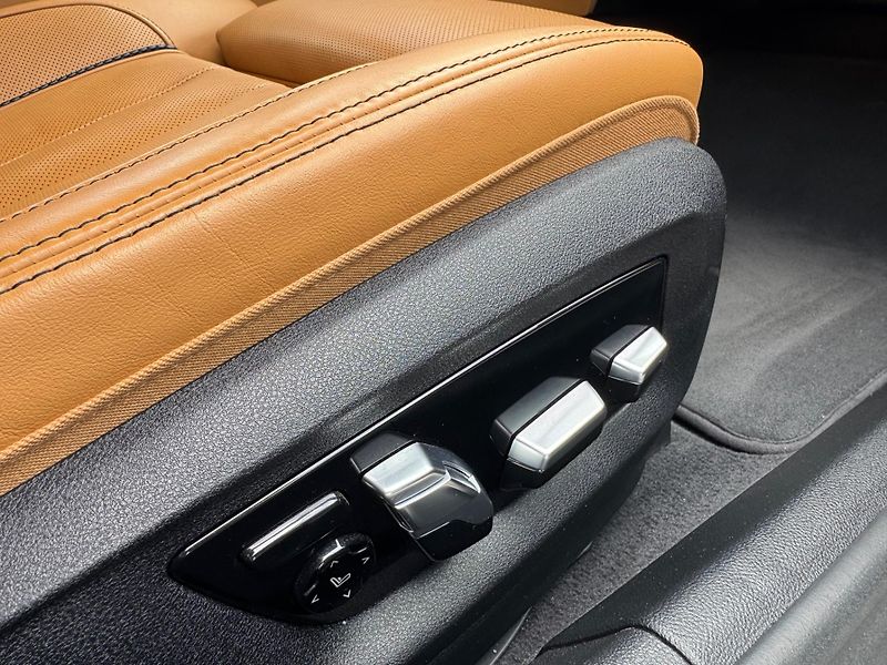 BMW Řada 5 (2022) M550i Xdrive - CZ - DPH - fotka 25 z 30