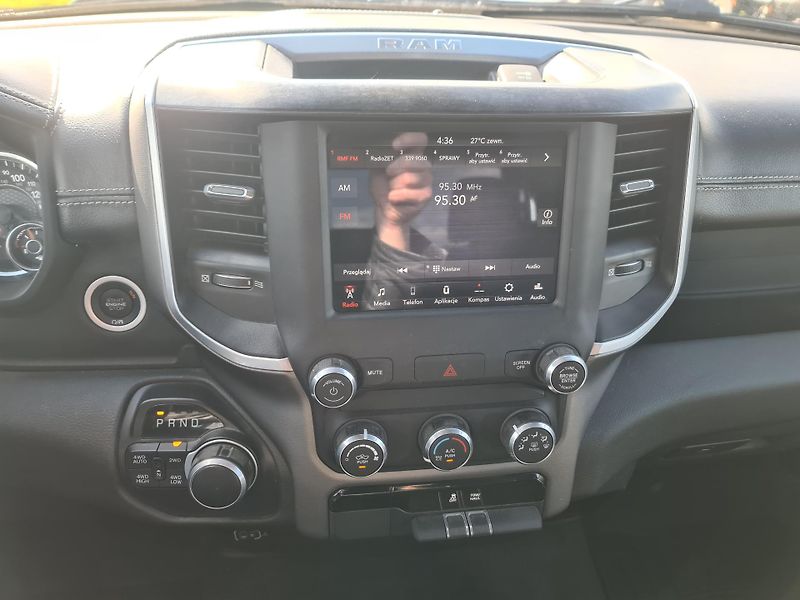 Dodge RAM 1500 (2022) 5.7 HEMI 4x4 BIGHORN LPG - fotka 44 z 67