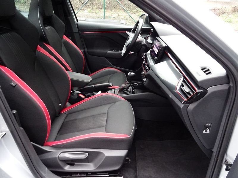 Škoda Kamiq 1.5TSI DSG Monte Carlo DPH - fotka 23 z 32