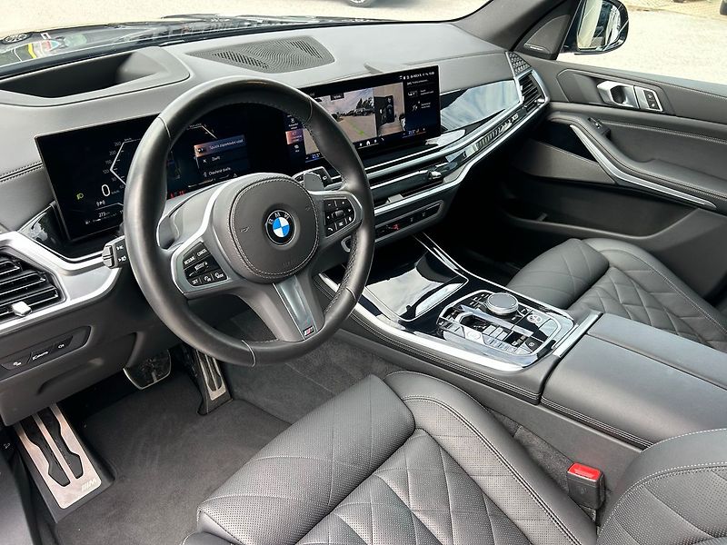 BMW X5 (2025) xDrive 30d El. tažné Msport - fotka 11 z 19