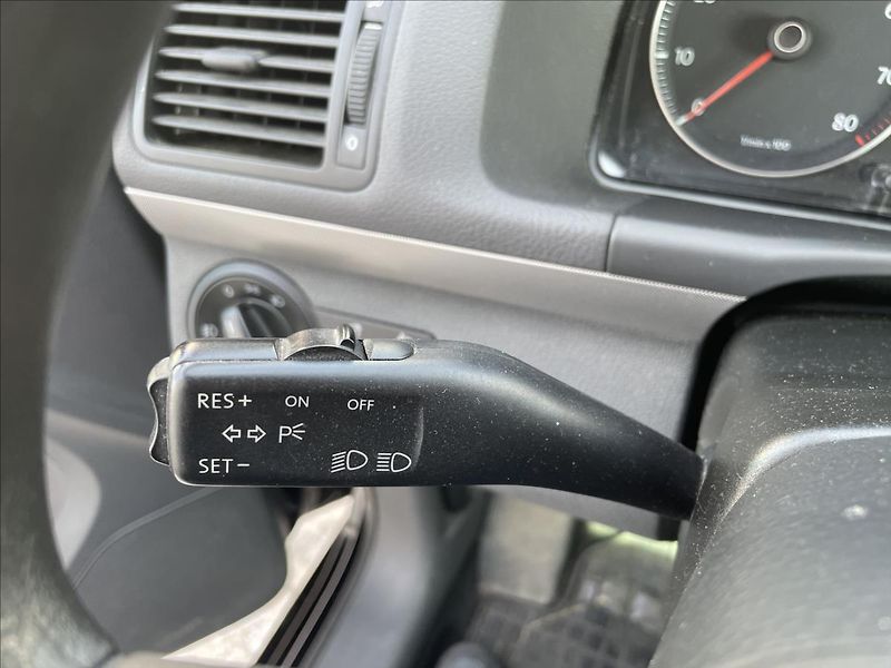 Volkswagen Touran 1,4TSI 103kW*jen 96.tis.km*Roz - fotka 17 z 40