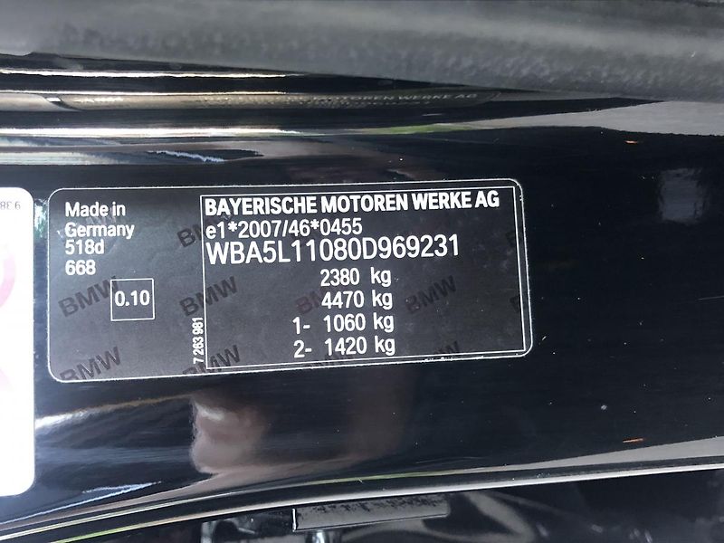 BMW Řada 5 (2015) 518d Touring NAVI velmi pěkný - fotka 74 z 76