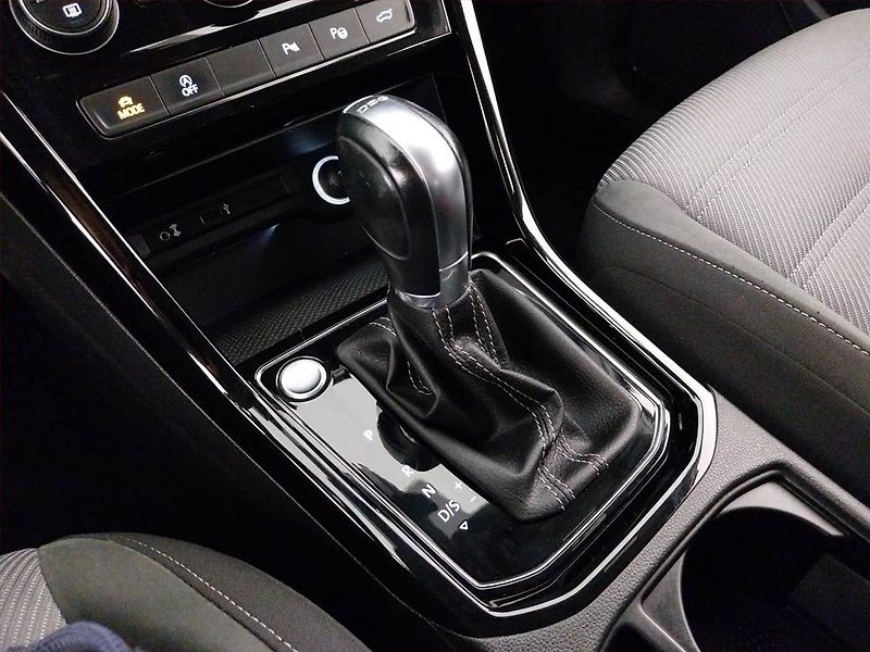 Volkswagen Touran (2017) R-Line 2.0 TDI, Automat - fotka 13 z 24