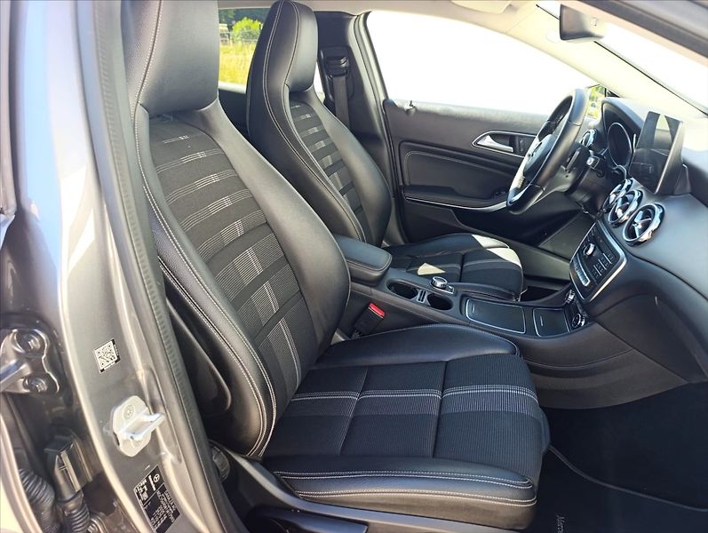Mercedes-Benz GLA 2,2 200d Kamera Navi Kůže LED - fotka 28 z 38