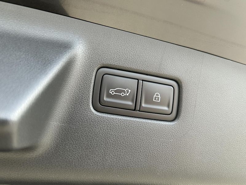 Hyundai Santa Fe 7S 1,6 T HEV 4X4 CALLIGRAPHY - fotka 10 z 44