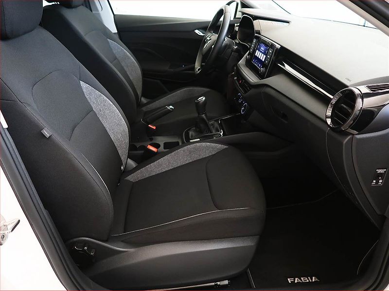 Škoda Fabia (2023) 1.0, Serv.kniha, Tempomat - fotka 9 z 15
