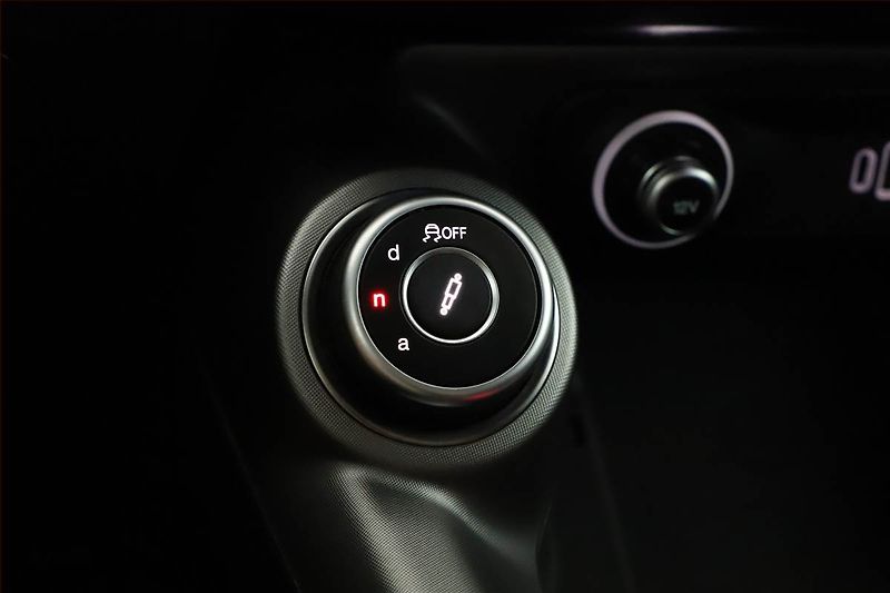 Alfa Romeo Tonale (2023) 1.3T Ibrida PHEV Q4 - fotka 18 z 21