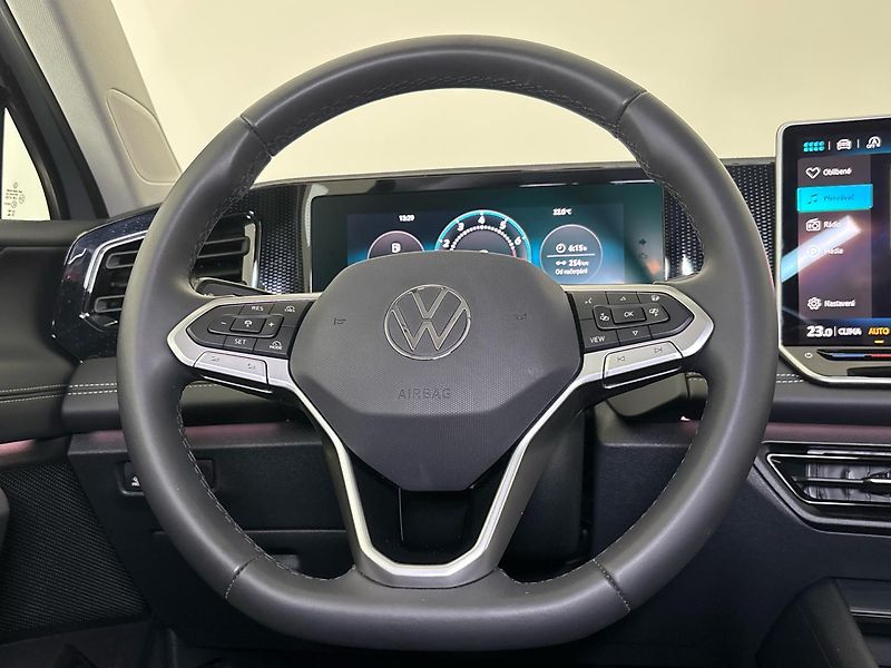 Volkswagen Tiguan People DSG - fotka 18 z 31