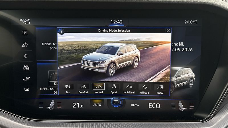Volkswagen Touareg 3.0 TDI Tiptronic 4MOTION R-Li - fotka 31 z 33