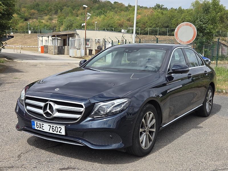 Mercedes-Benz Třídy E (2017) 220CDi  lze na splátky VŠEM!  - fotka 1 z 10