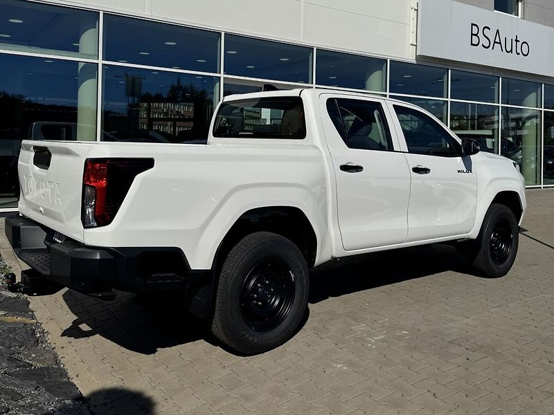 Toyota Hilux 2.8L Diesel 4x4 MHEV 48V AT6 - fotka 5 z 11