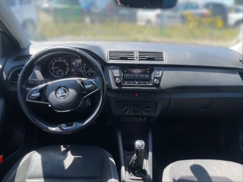 Škoda Fabia 1,0 TSI Ambition - fotka 9 z 11