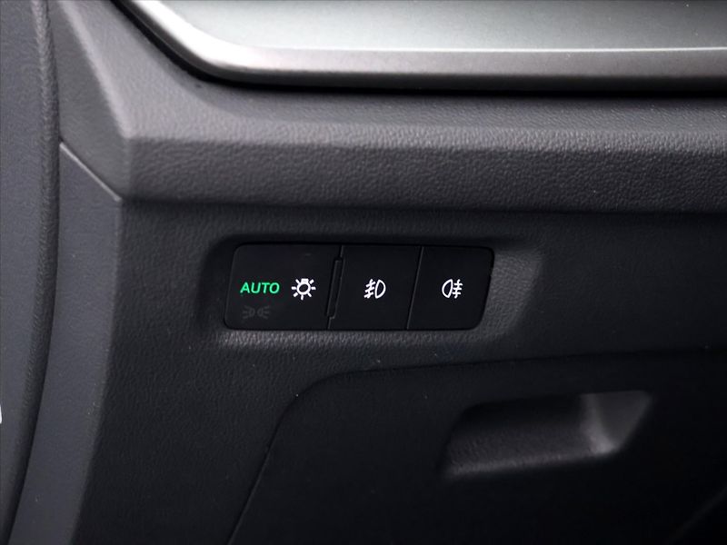Škoda Octavia 2,0 TDI 85kW CZ 1.Maj LED DPH - fotka 15 z 35