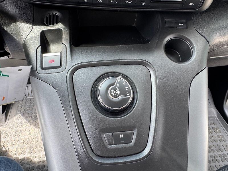 Toyota ProAce City Verso (2021) 1.2, 7míst, automat - fotka 22 z 30