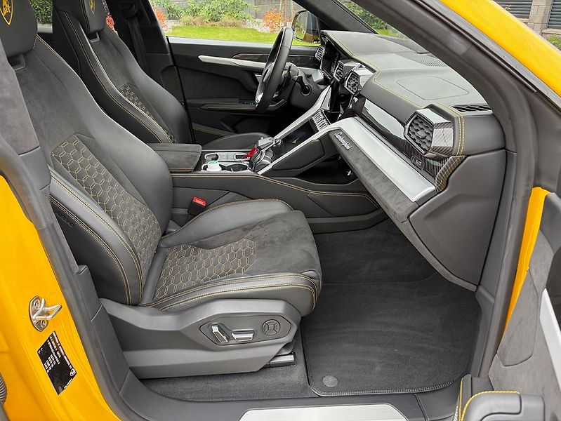 Lamborghini Urus (2019) 4.0 - V8 - KERAMIKY  - fotka 29 z 43