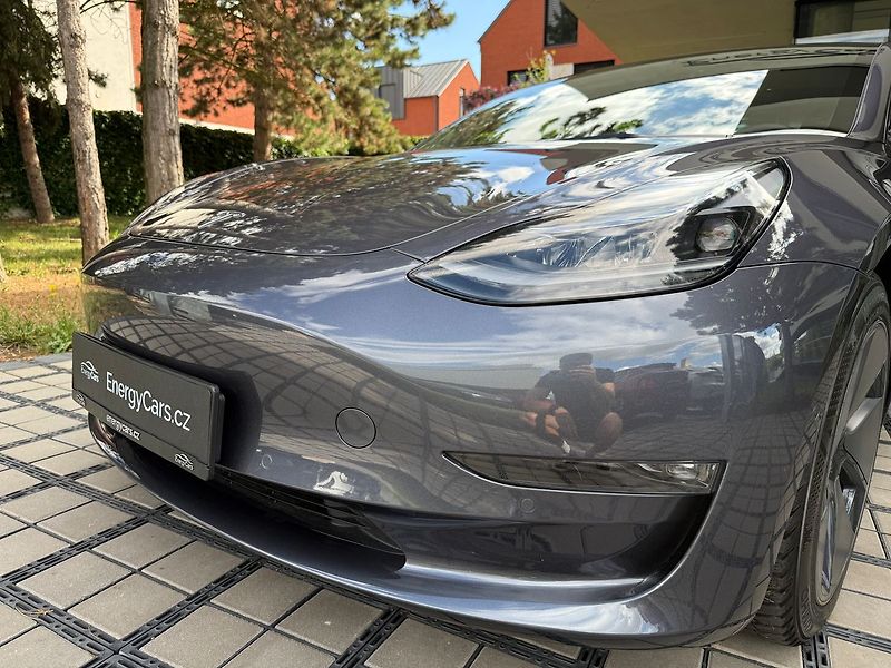 Tesla Model 3 Long Range AWD - fotka 5 z 41
