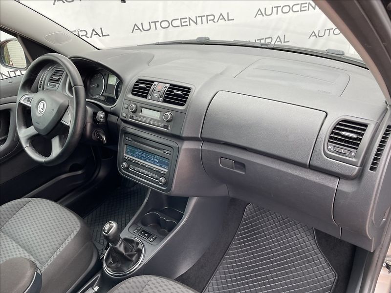 Škoda Roomster 1,2 TSi,77kW,serv.kn. - fotka 18 z 23