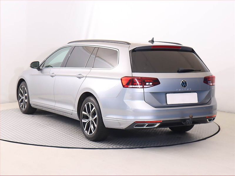 Volkswagen Passat (2021) 2.0 TDI, Automat, Serv.kniha - fotka 4 z 23