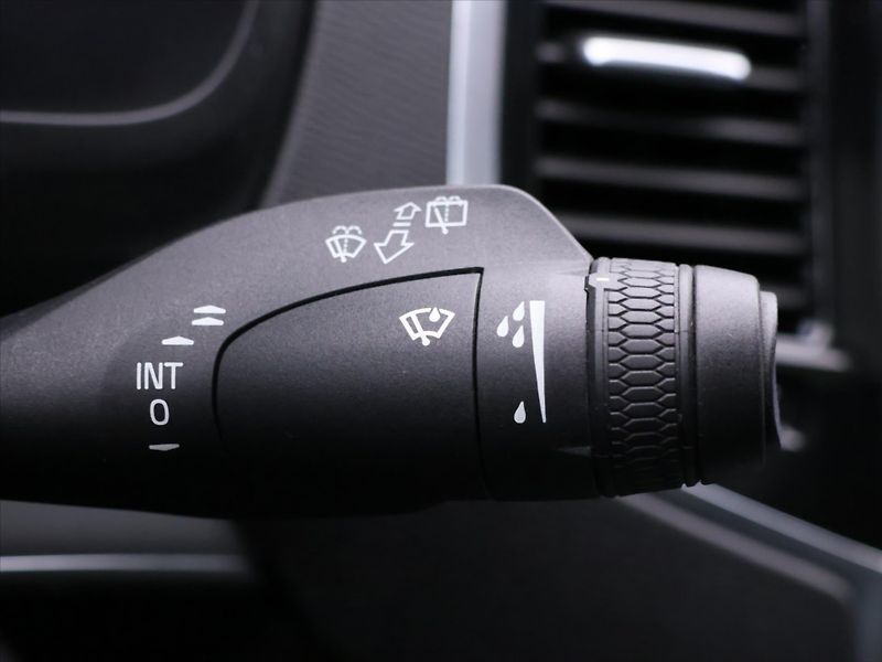 Volvo XC90 2,0 173 kW AWD Momentum DPH 7m - fotka 24 z 39