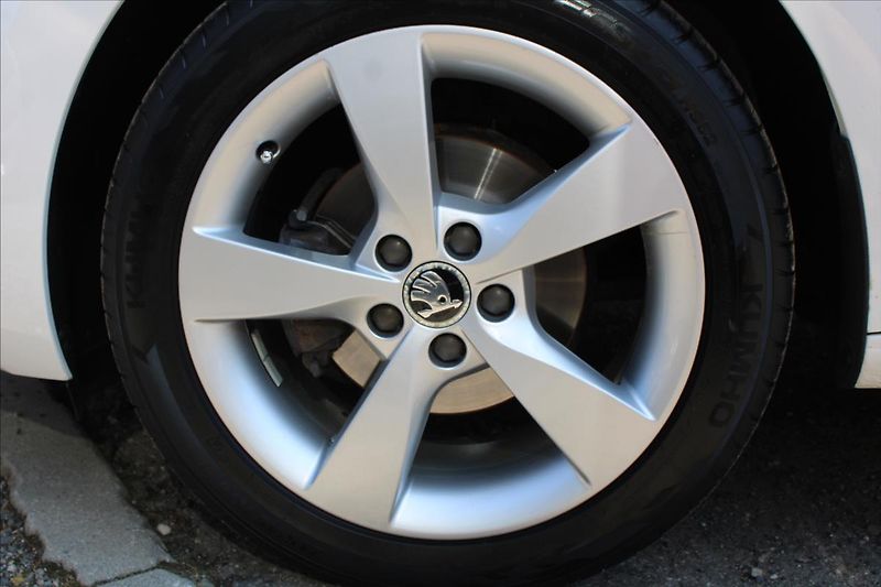 Škoda Rapid 1,2 TSI  NOVÉ V ČR,60TKM - fotka 21 z 21