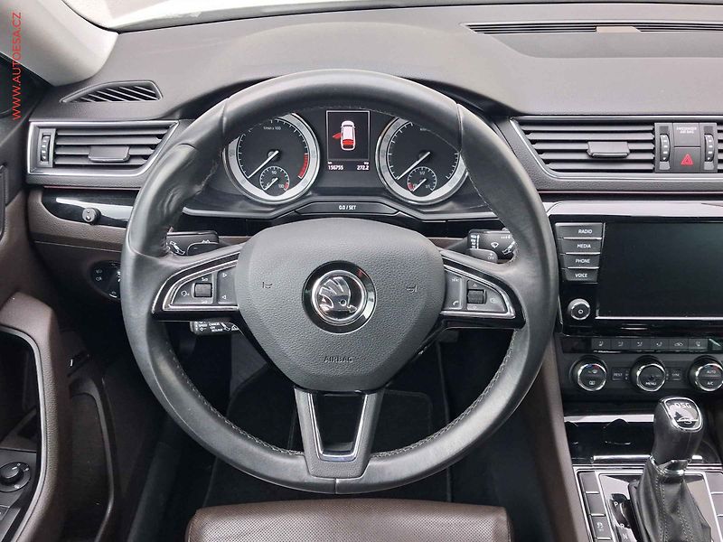 Škoda Superb (2017) 2.0TDi, DSG, bixen, kůže - fotka 11 z 21