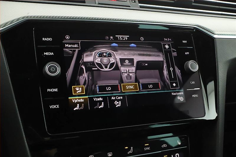 Volkswagen Passat (2022) 2.0 TDI - fotka 17 z 27