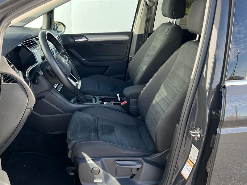 Volkswagen Touran 1,5 TSi 110kW 7DSG COMFORTLINE - fotka 11 z 25