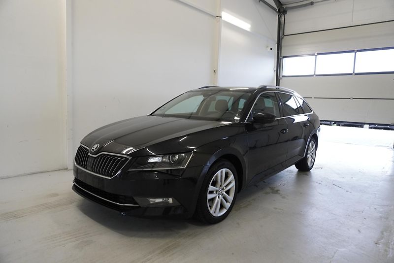 Škoda Superb 2,0 TDI 110kW - fotka 1 z 32