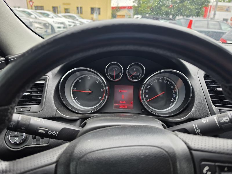 Opel Insignia 2.0CDTI Opc Line - fotka 20 z 20