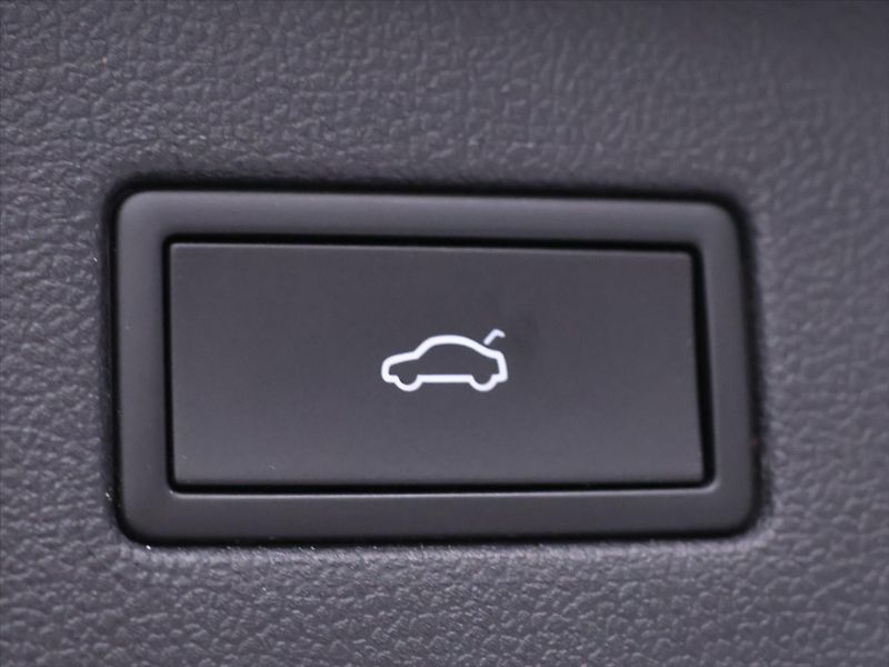 Volkswagen Tiguan Allspace 2,0 TSI 140kW DSG 4M DPH - fotka 11 z 38
