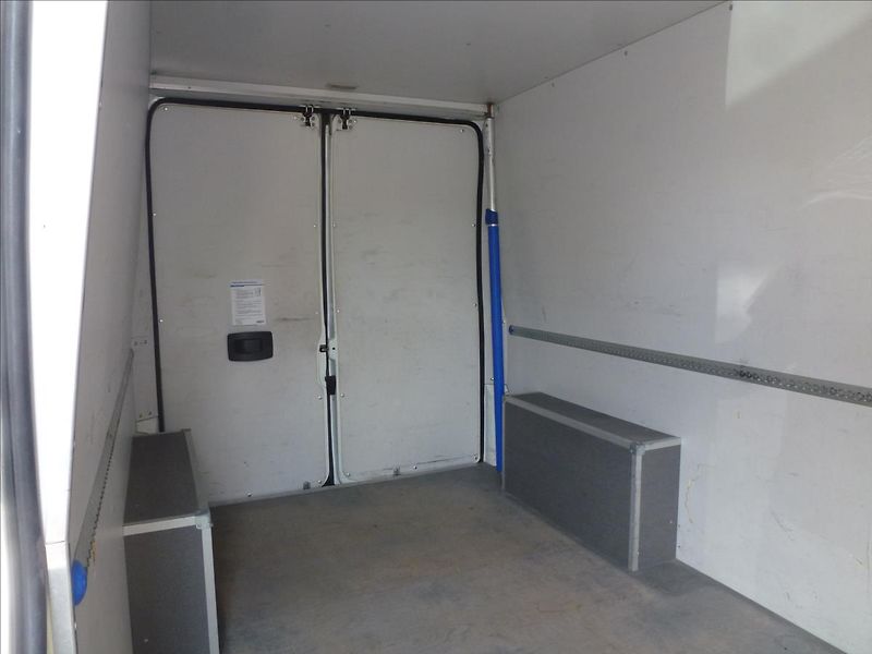 Citroën Jumper 2,0 BlueHDi 130 Plus 33 L3H2 - fotka 25 z 51