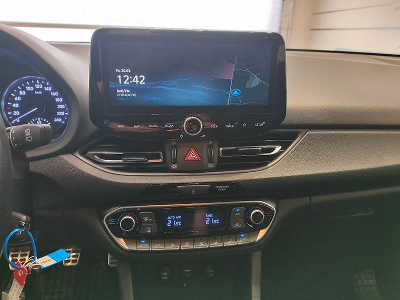 Hyundai i30 (2023) SW 1.0 T-GDI (88kW/120k) N-Lin - fotka 12 z 26