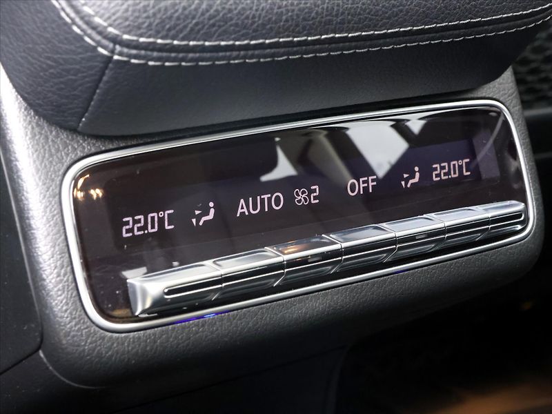 Mercedes-Benz GLS 2,9 400d 4MATIC AMG CZ DPH - fotka 19 z 49