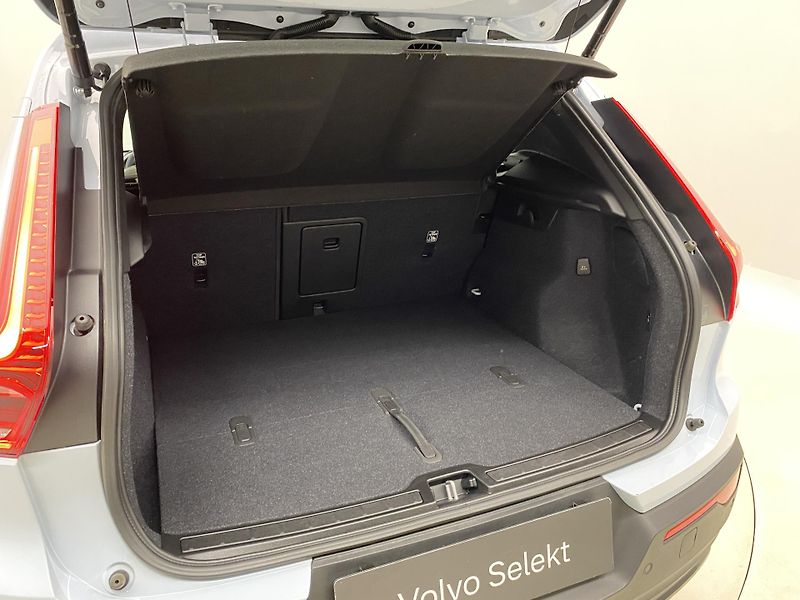 Volvo XC40 B4 DARK ULTRA AUT CZ - fotka 6 z 60