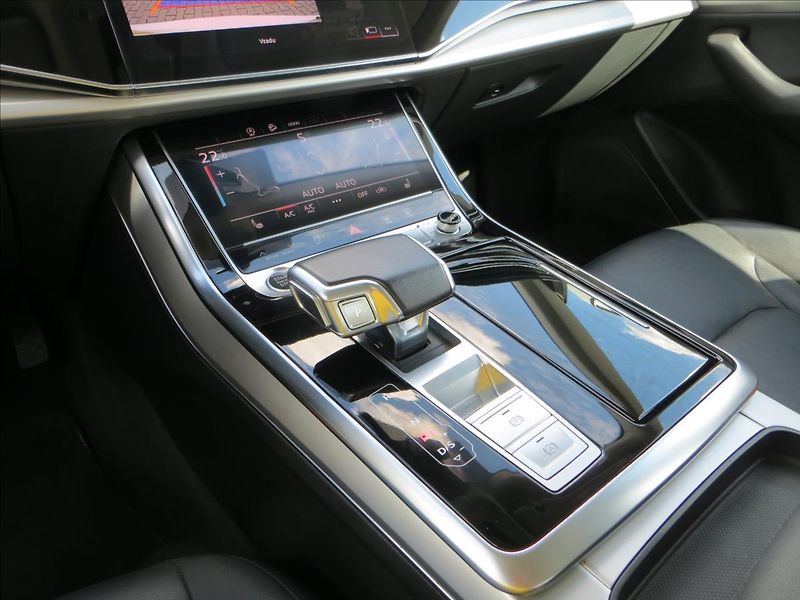Audi Q8 3,0 TFSI quattro tiptronic 250 - fotka 15 z 29