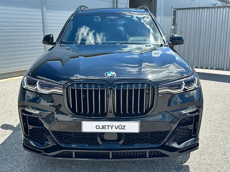 BMW X7 M50i - fotka 6 z 23