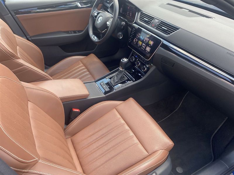 Škoda Superb (2022) 2.0 TSI 206kW 4x4 DSG L&K - fotka 10 z 41