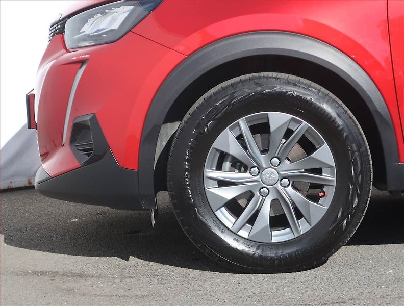 Peugeot 2008 (2020) 1.2 PureTech, ČR,1.maj - fotka 13 z 18