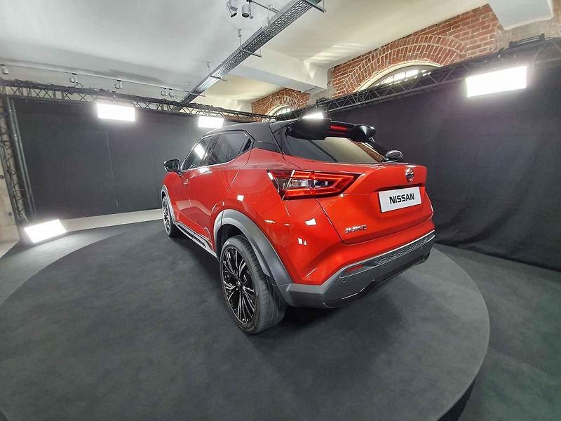 Nissan Juke působí naživo jako dospělý zástupce kategorie malých SUV.