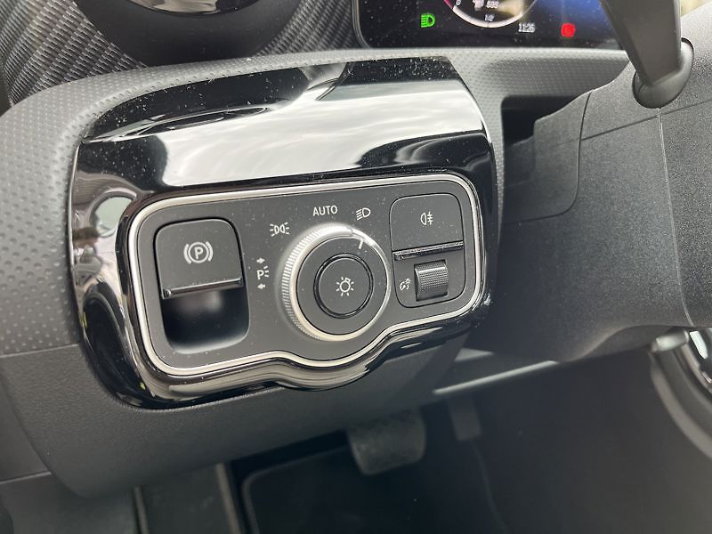 Mercedes-Benz Třídy A A-Třída 180 Progressive Editio - fotka 12 z 20