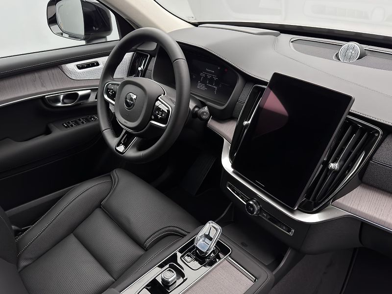 Volvo XC90 (2026) T8 AWD Plug-in ULTRA DARK 7m - fotka 27 z 29