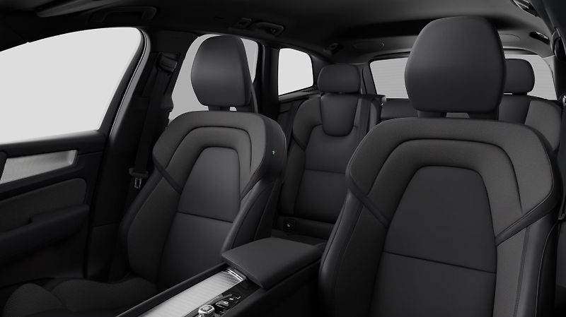 Volvo XC60 (2026) B5 AWD AUT PLUS BLACK EDITION - fotka 11 z 14