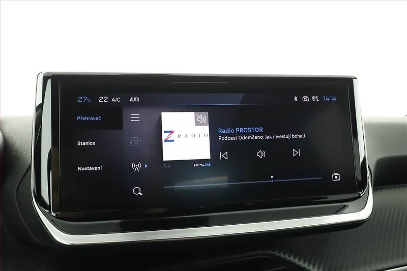 Peugeot 2008 (2024) Allure 1.2 PureTech - fotka 9 z 15