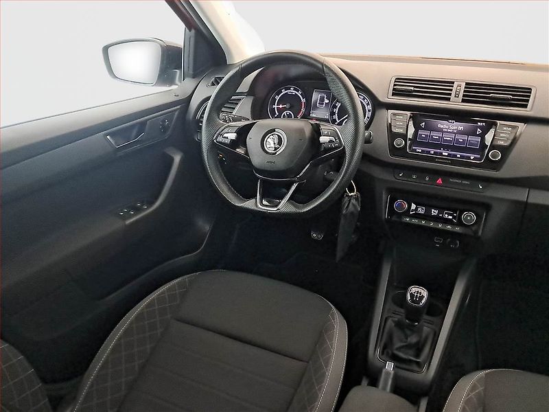 Škoda Fabia (2022) Style 1.0 TSI, Tempomat - fotka 7 z 19